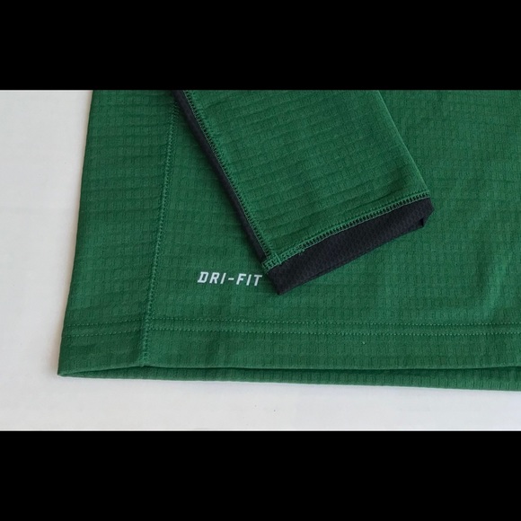 NEW NIKE MEN'S TEXTURED DRI FIT 1/2 ZIP JACKET - Picture 3 of 5